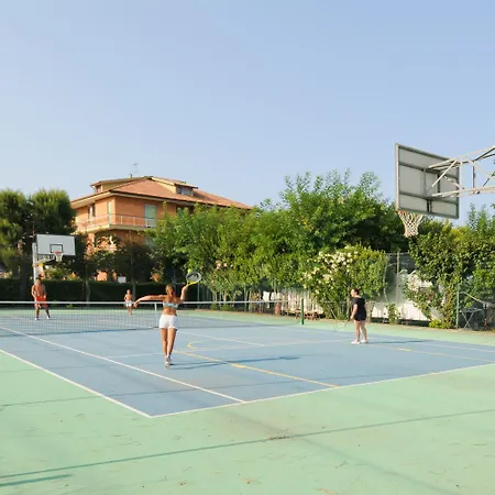 キャンプ場 Villaggio La Capannina *